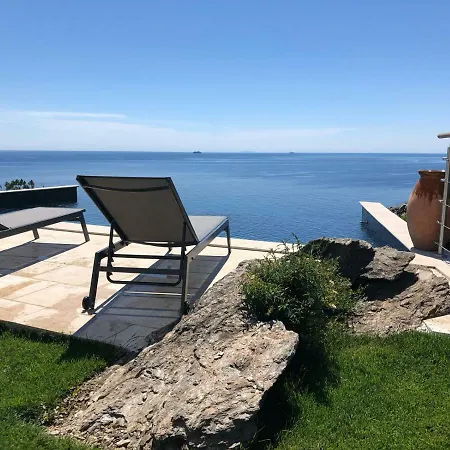 A Luna Villa