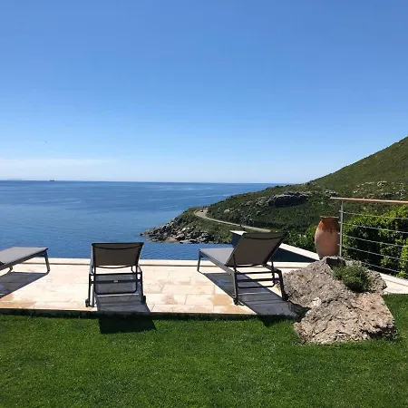 A Luna Villa