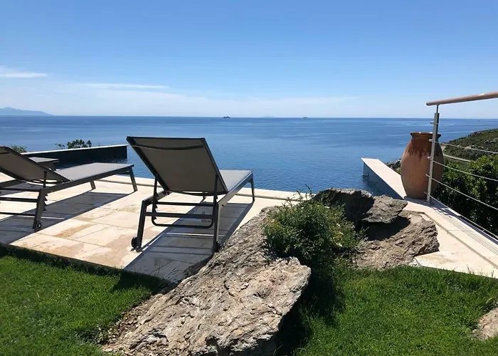A Luna Villa