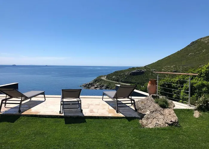 A Luna Villa
