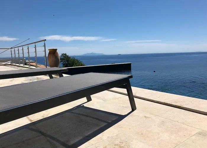 A Luna Villa